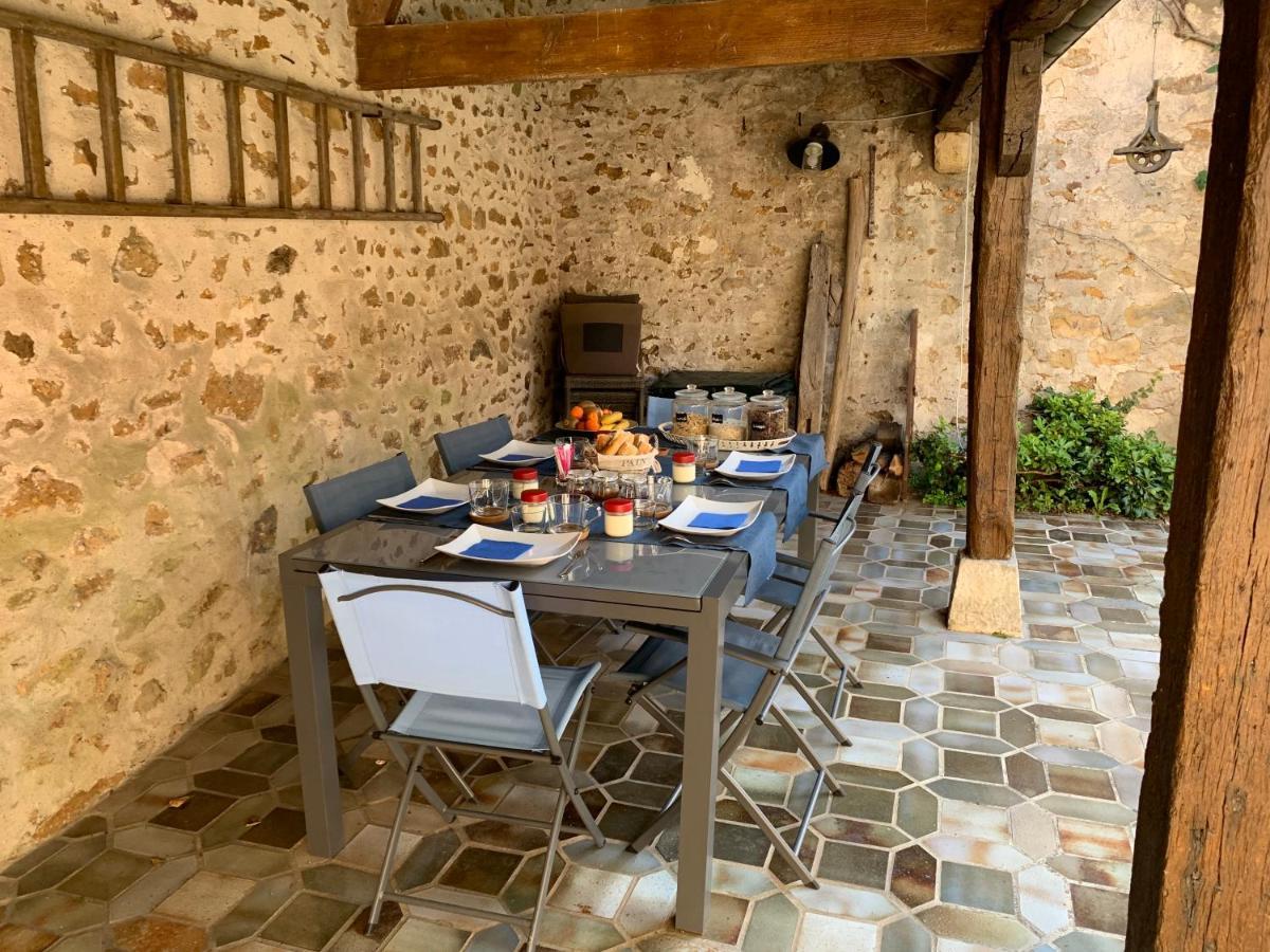 La Maison d'Emilie - Chambres d'hôtes Chaumes-en-Brie Exterior foto