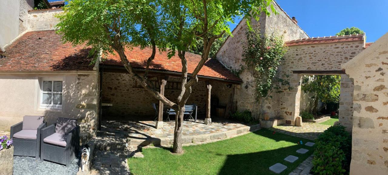 La Maison d'Emilie - Chambres d'hôtes Chaumes-en-Brie Exterior foto