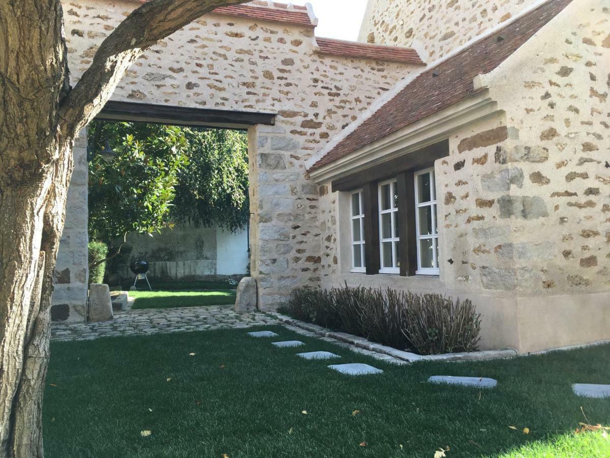 La Maison d'Emilie - Chambres d'hôtes Chaumes-en-Brie Exterior foto
